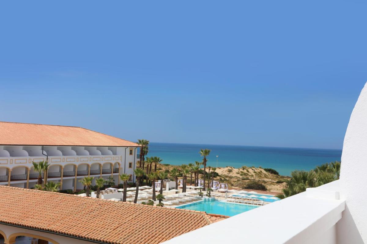 Piscina en o cerca de Iberostar Selection Andalucia Playa