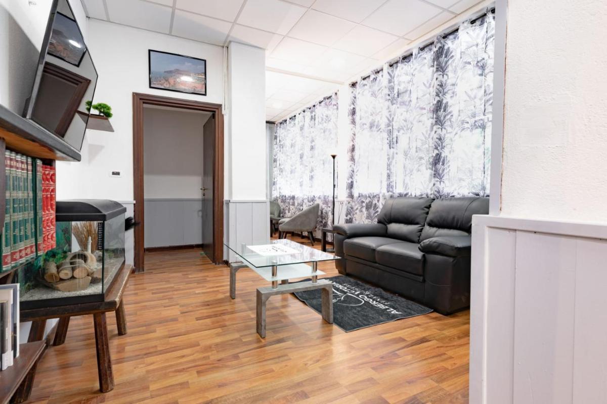 Hotel Victoria-Bike Friendly vicino Finalborgo e mare - Housity