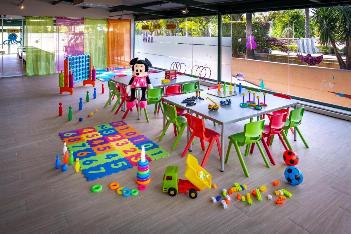 Club infantil en 4R Gran Regina