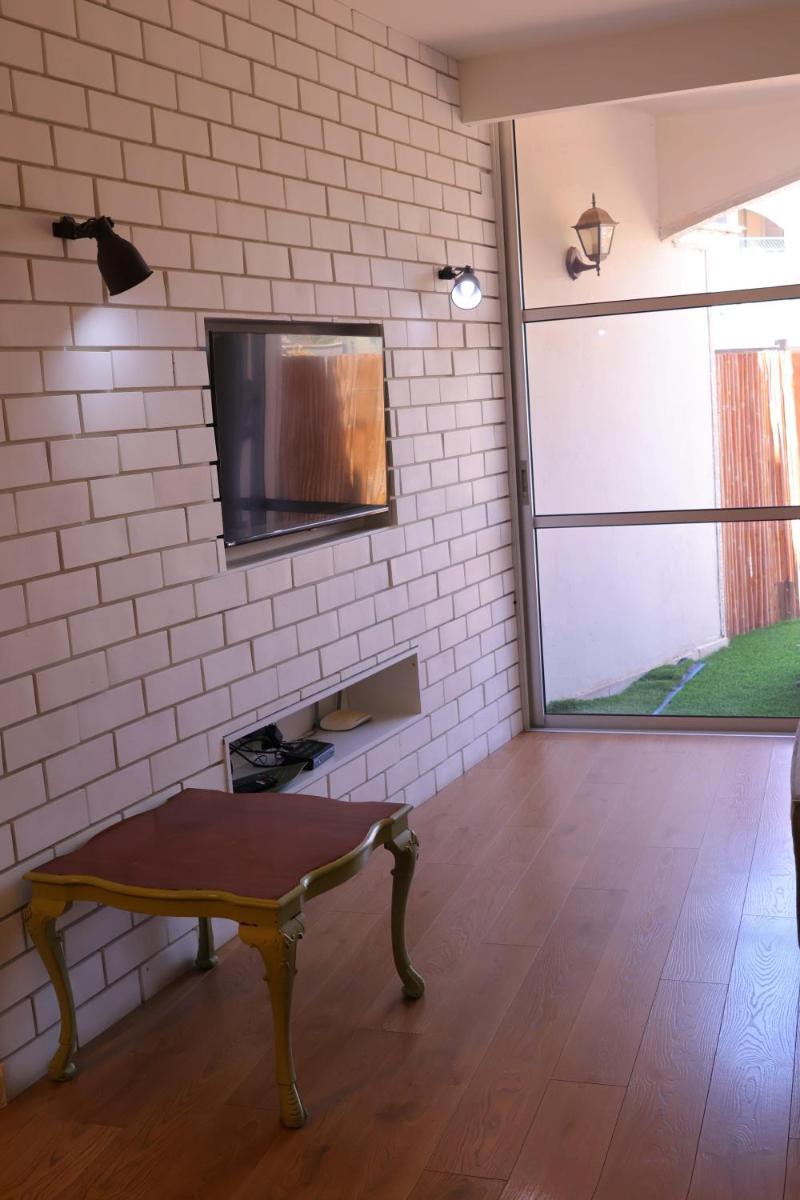 Stylish Apartment with a Patio close to the beach - Hizvo