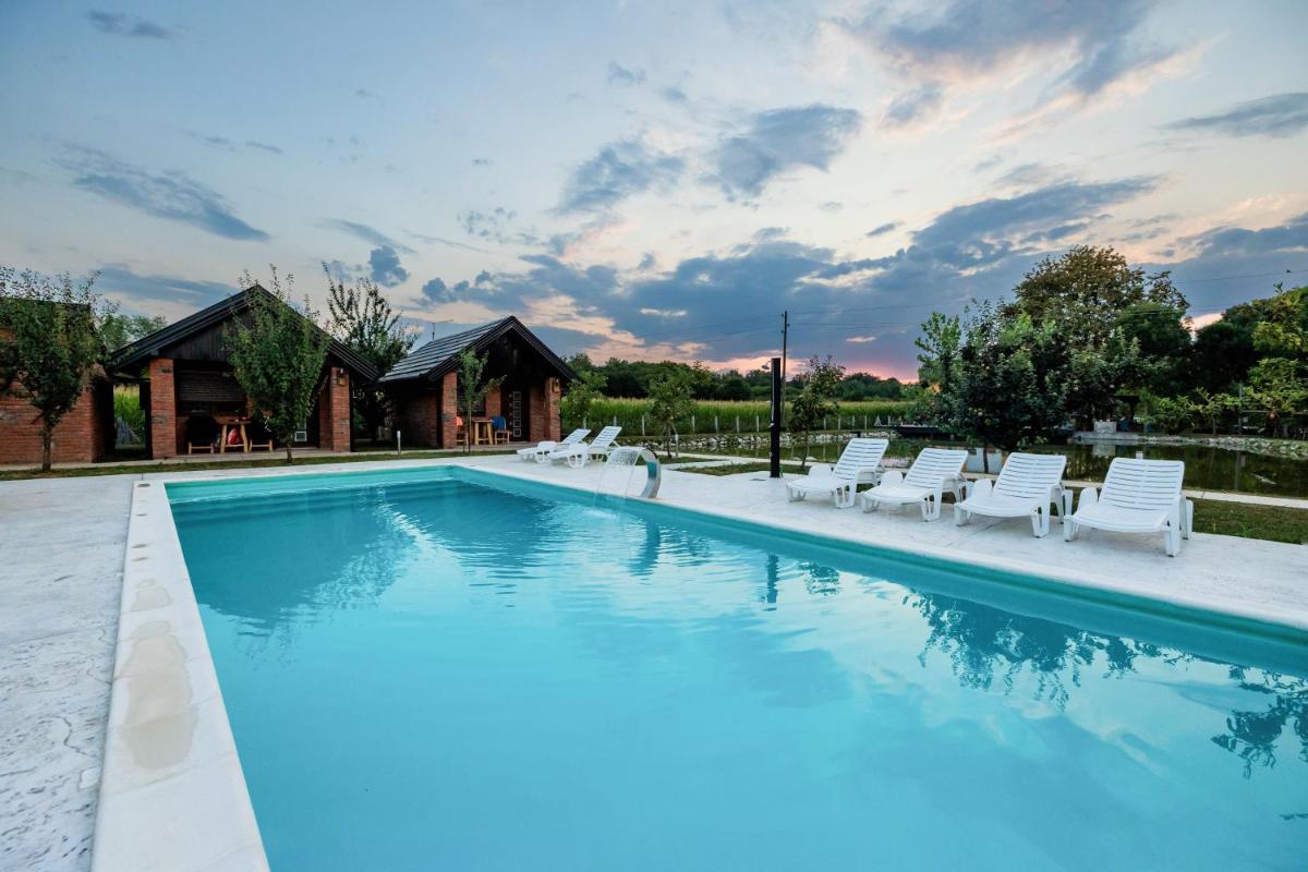 Etno Camp Lucić - Housity