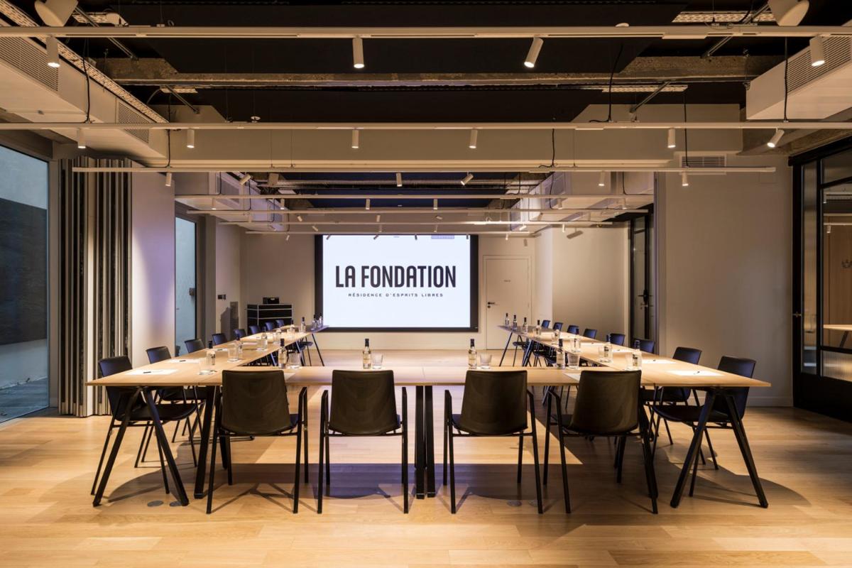 Restaurant ou autre lieu de restauration dans l'établissement La Fondation