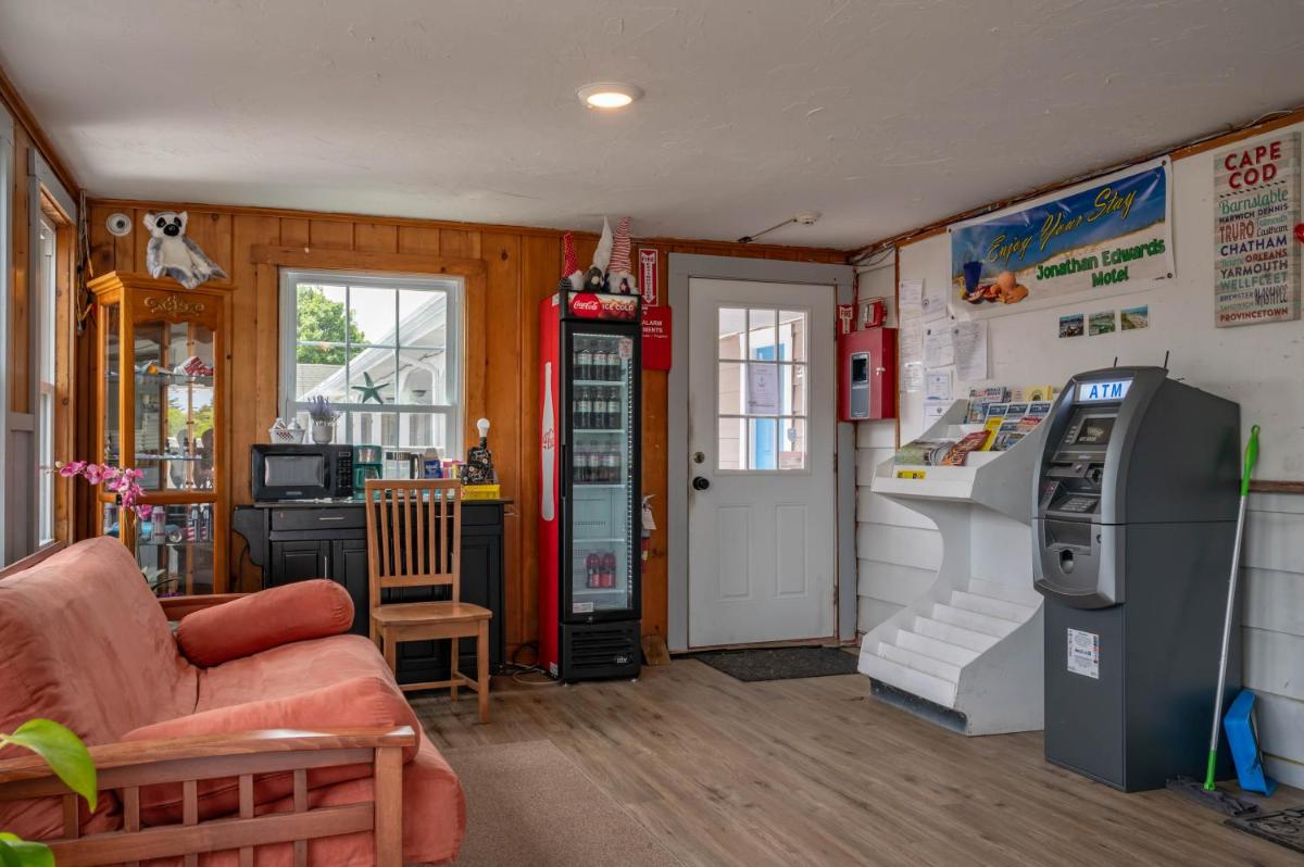 Jonathan Edwards Motel - Housity