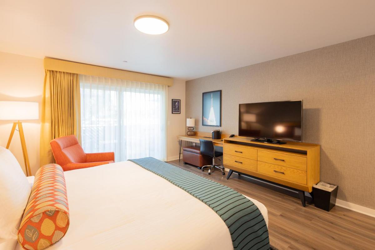 The Village Inn - Housity