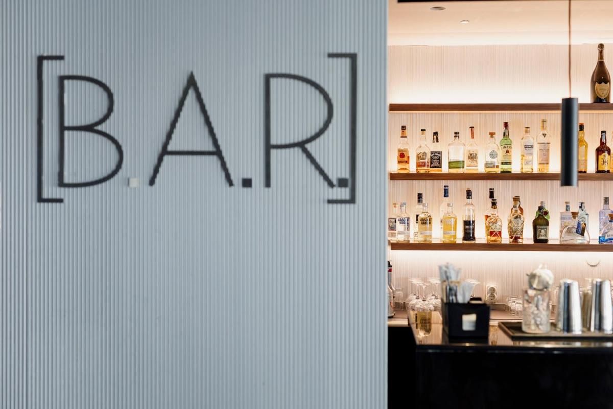 A área de bar ou lounge em Troia Design Hotel