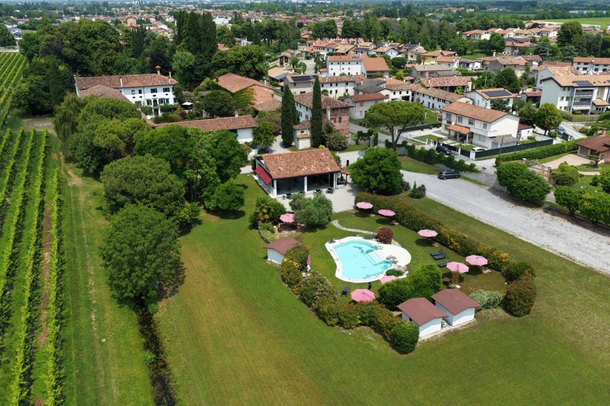 La Vie en Rose Resort - Housity