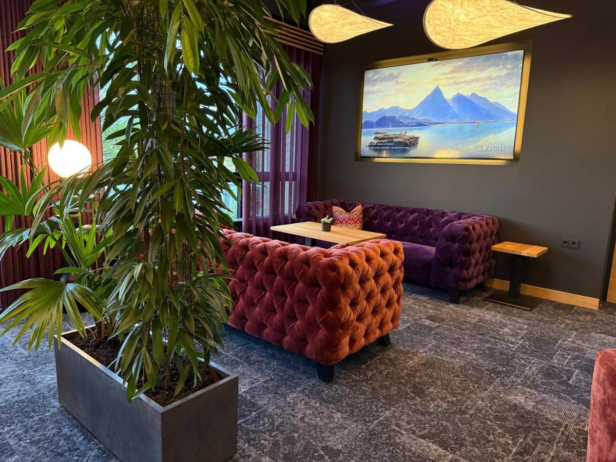 Hotel Touric - Housity