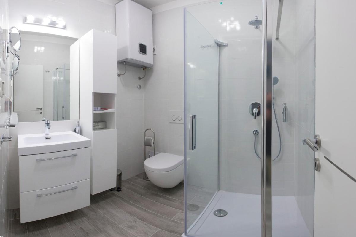 Old Square Apartment - Housity