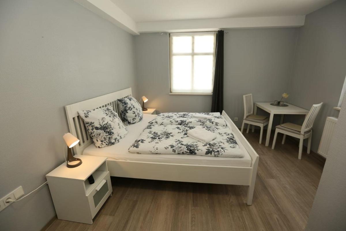 Hotel am Rathaus Adii - Housity