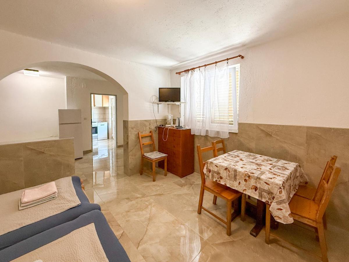 Lantana ex Villa Americana - Housity
