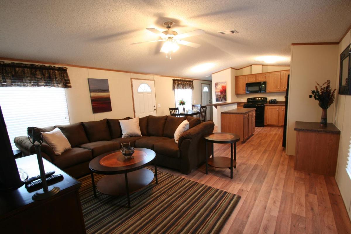 Eagle Ford Village Suites - Housity