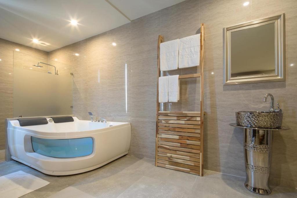 The Valen Resort - Hizvo