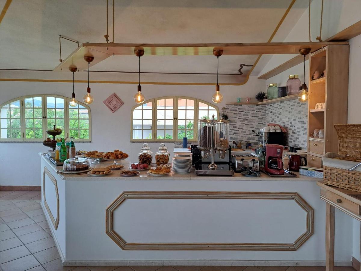 Hotel Terra Di Gallura - Housity