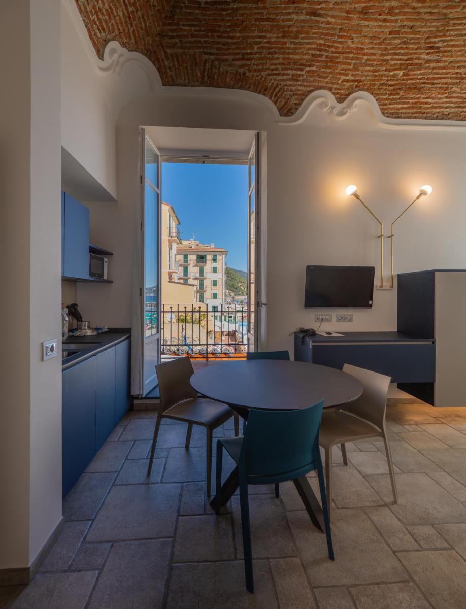 Hotel Residence Baiadelsole - Housity