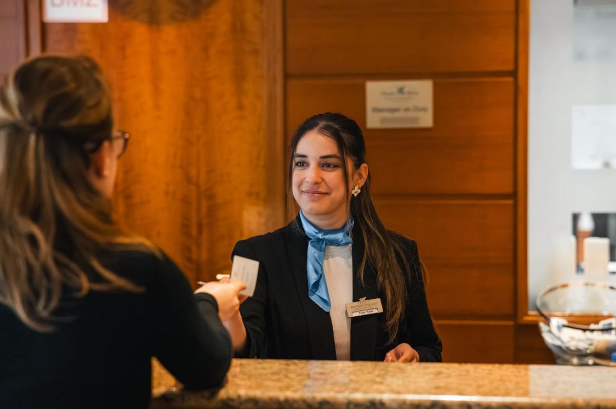 Mitarbeiter der Unterkunft Grand Hotel Binz