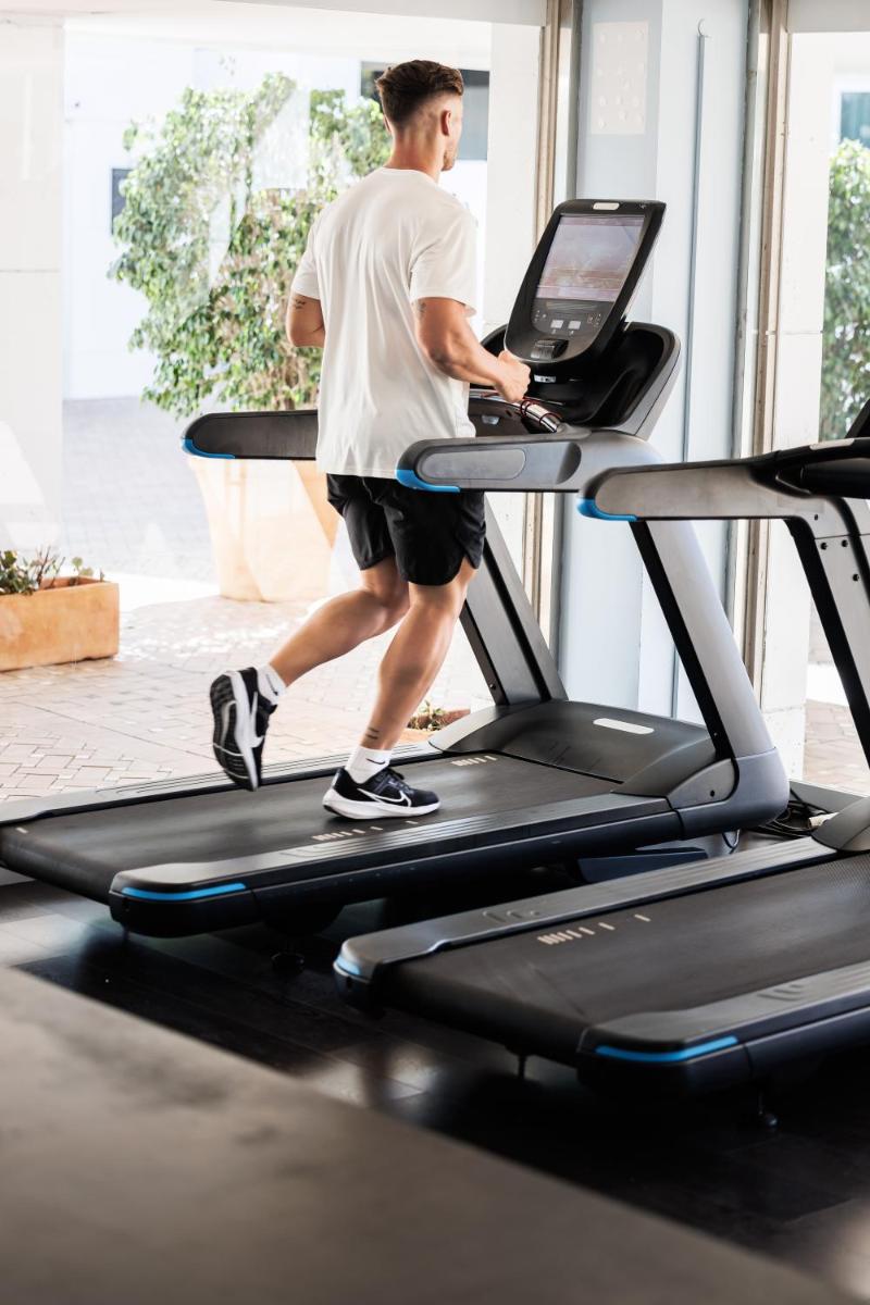Gimnasio o instalaciones de fitness de Alanda Marbella Hotel & Wellness