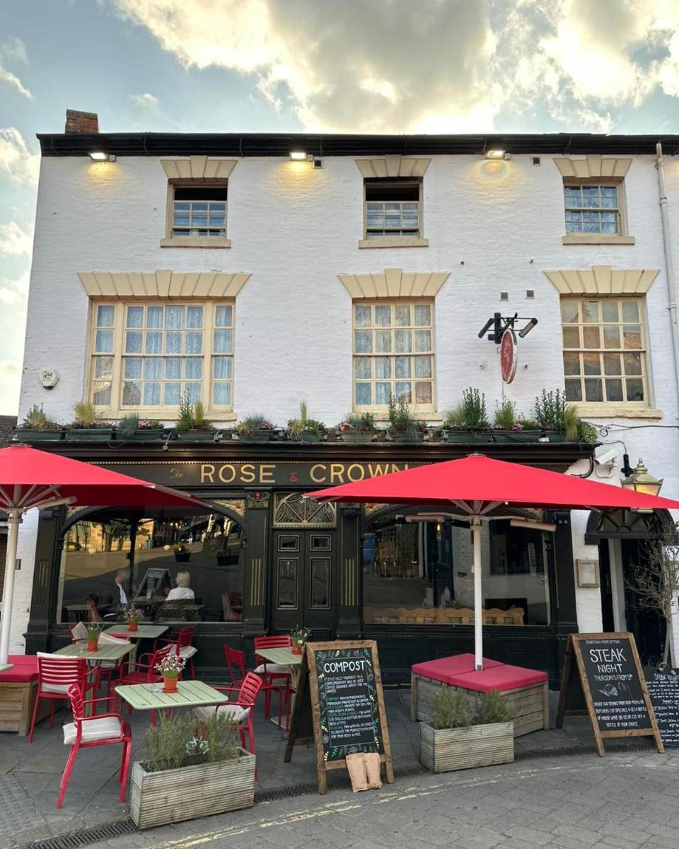 The Rose and Crown - Housity