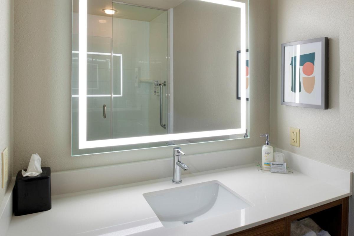 Holiday Inn Rock Hill by IHG - Housity