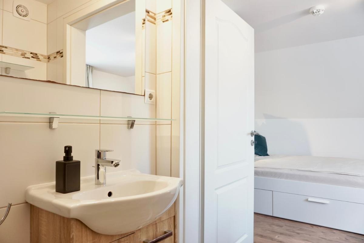 Stylisches Apartment für 2 Personen in historischem Fachwerkhaus 4 Etage mit Blick auf Stadt & Festung - Housity