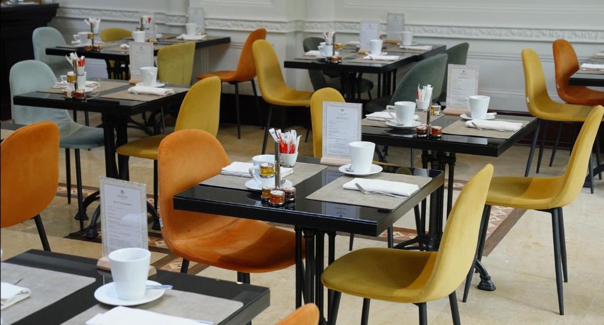 Restaurant ou autre lieu de restauration dans l'établissement Hôtel Pont Royal Paris