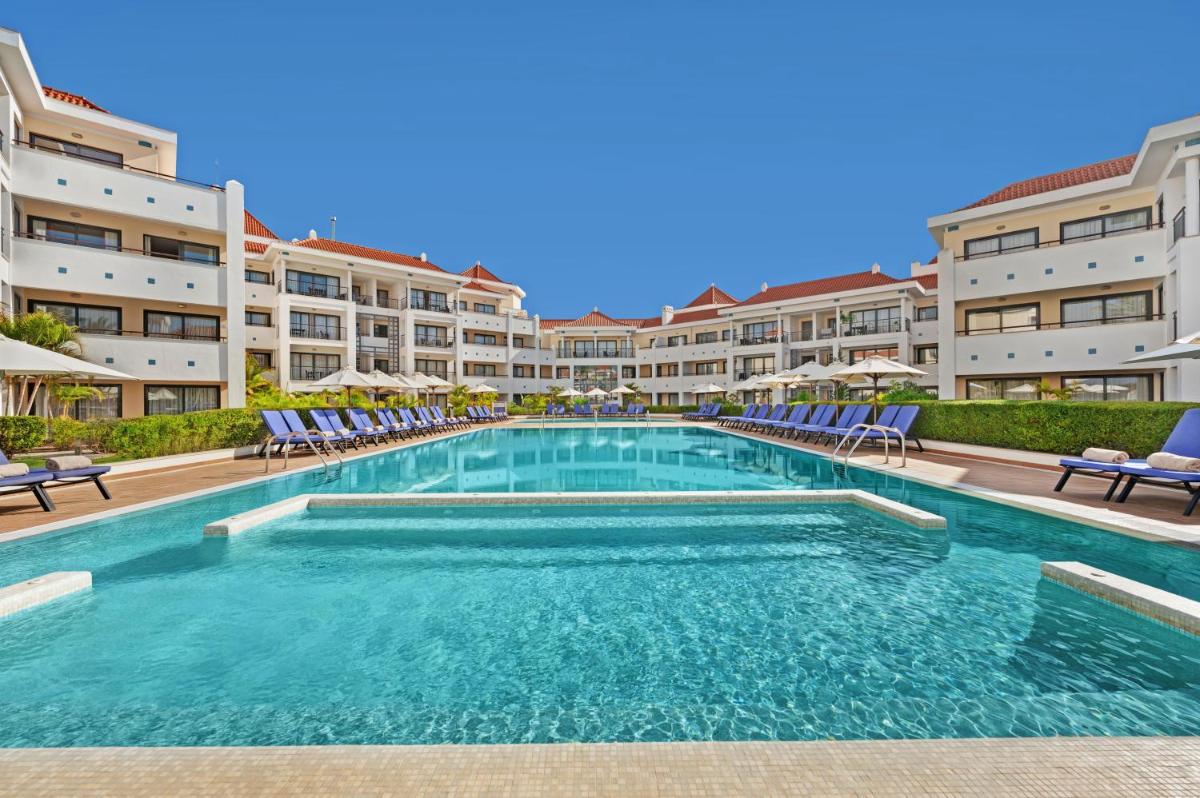 A piscina em ou perto de As Cascatas Golf Resort & Spa