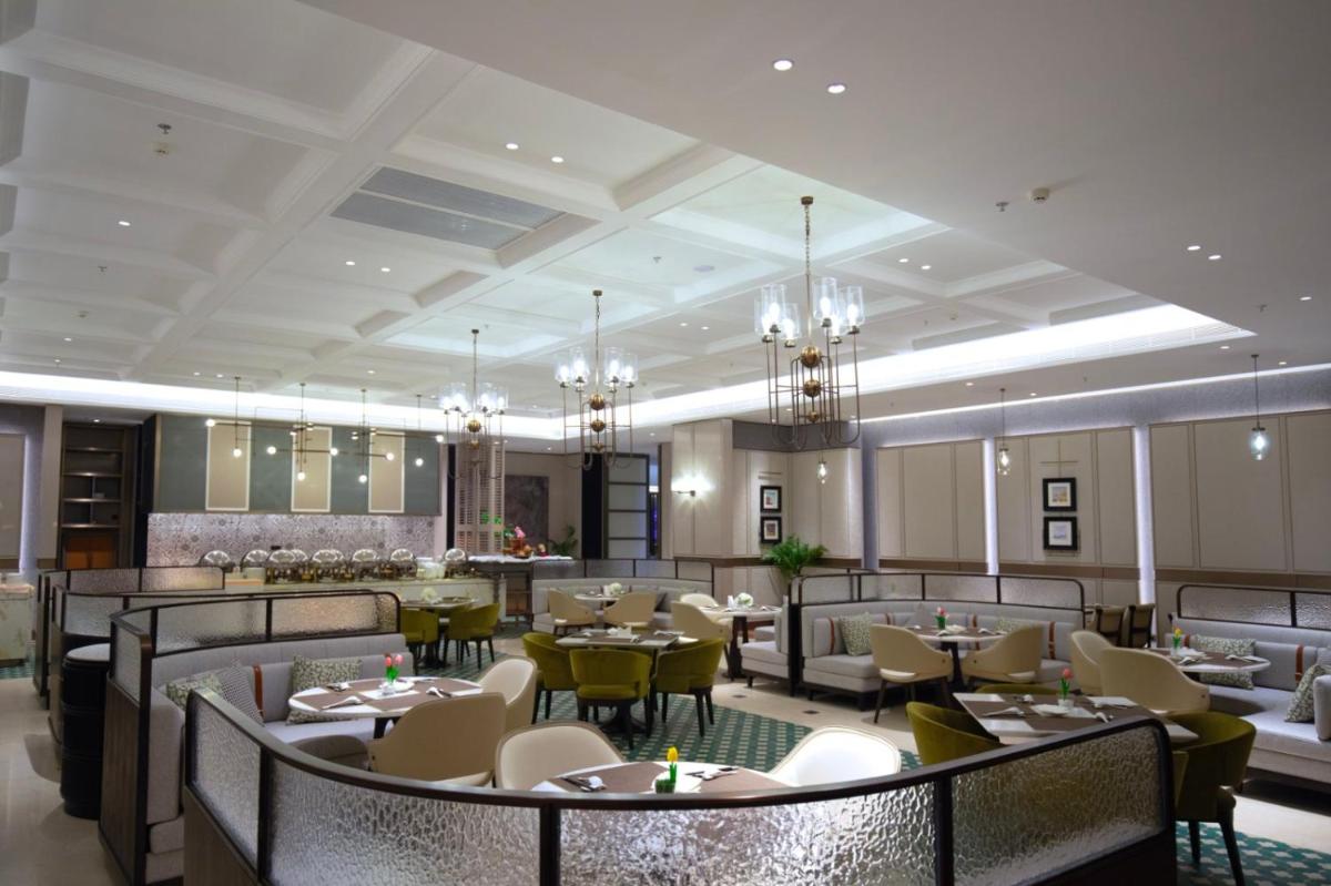 Beijing Palace Soluxe Hotel Astana - Housity