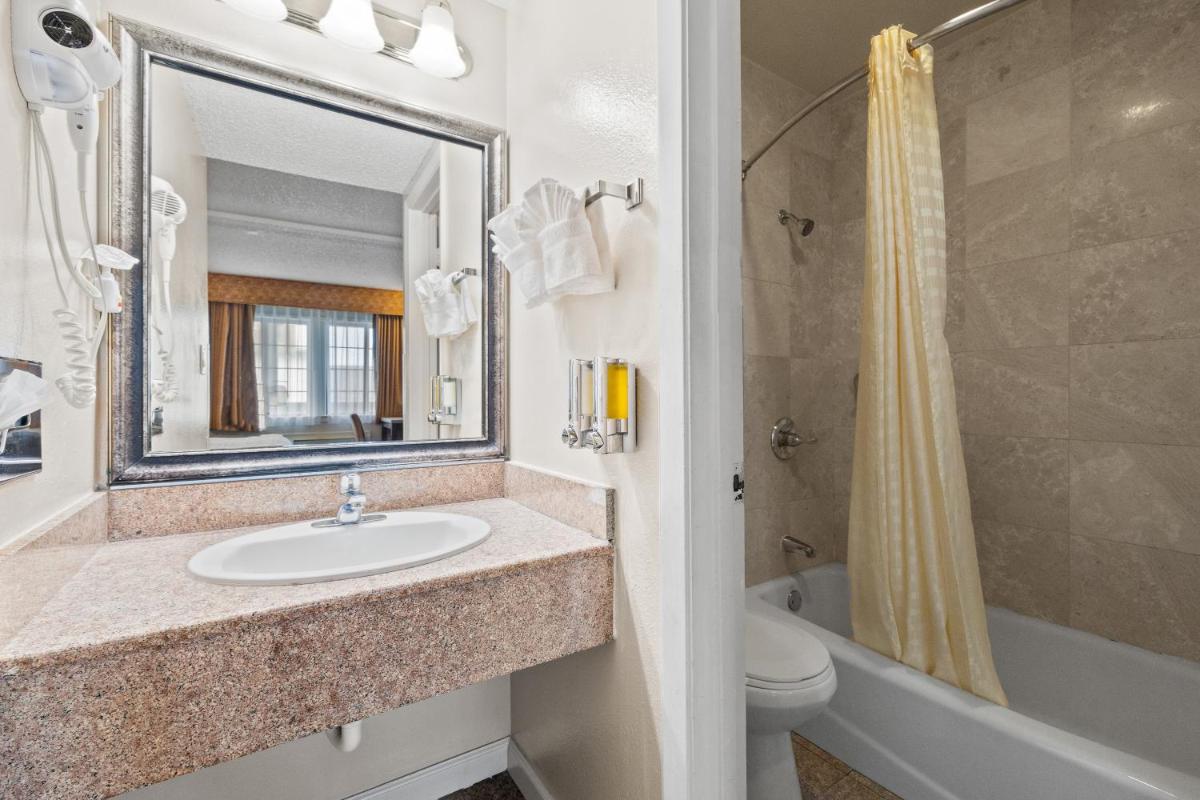 Arbor Inn Monterey - Hizvo
