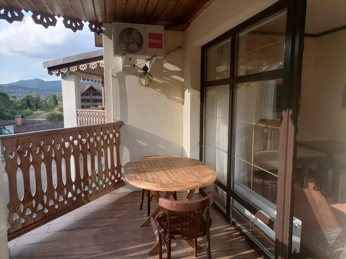 Шале Золота пiдкова & рiчка - Housity