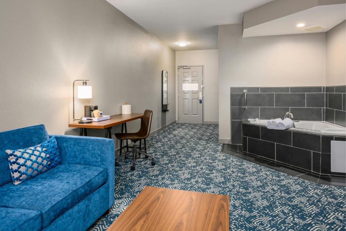 Four Points by Sheraton Bedford Manchester Airport - Housity