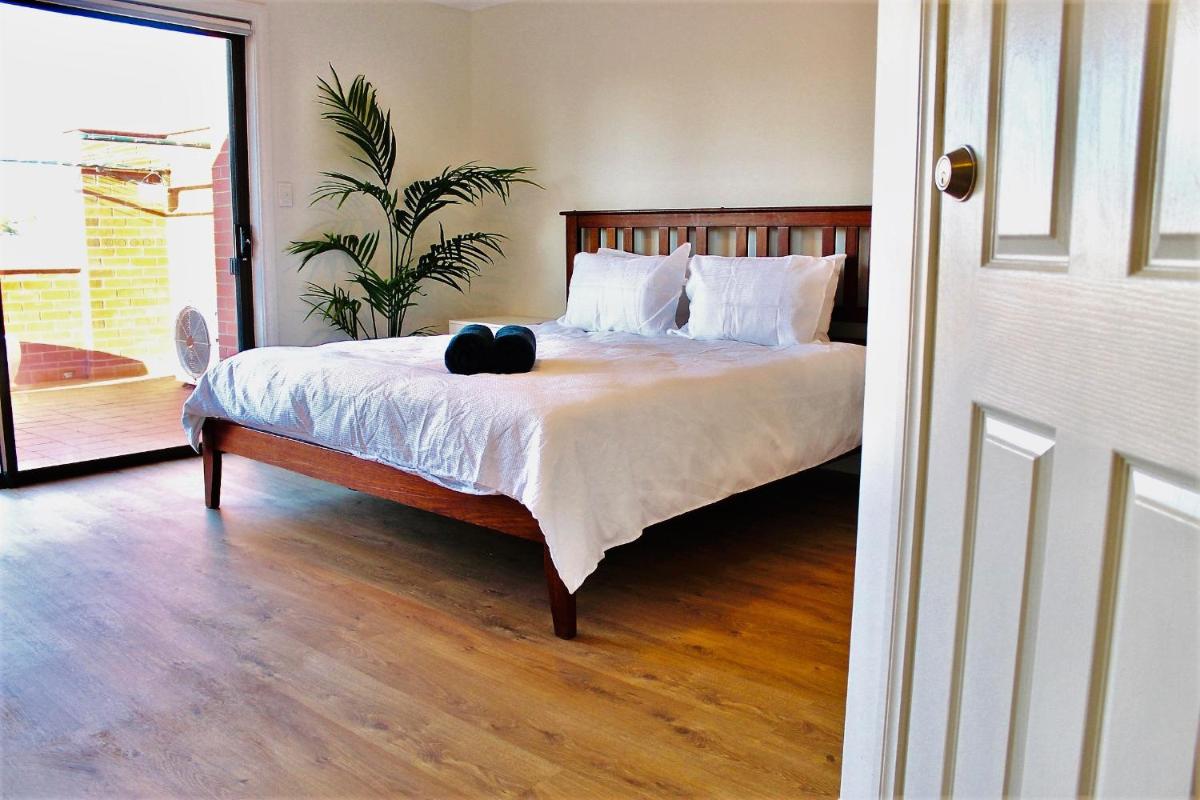 Vista Victor Harbor Beachfront Apartment No 4 - Housity