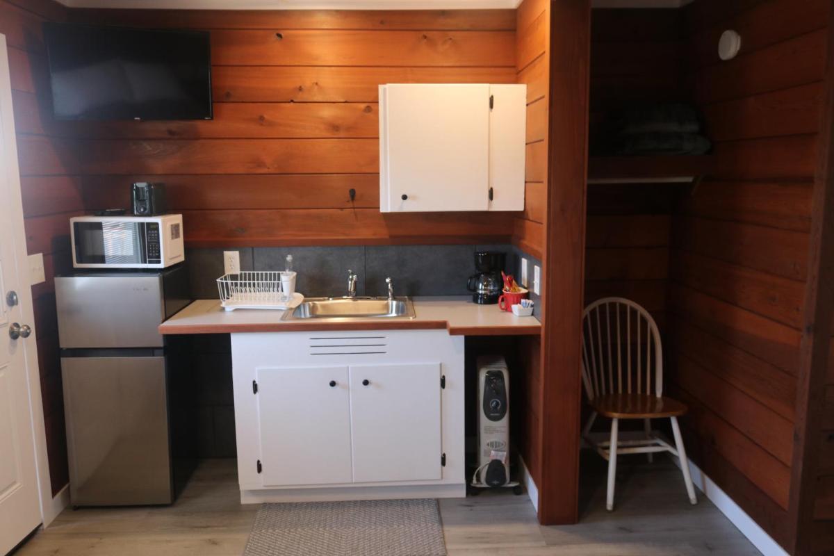 The Lowtide Motel - Housity