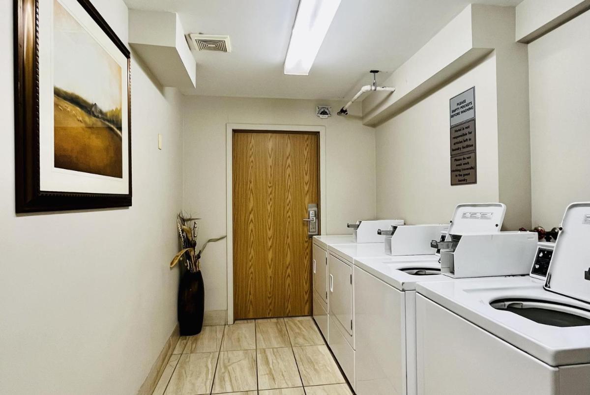 Super 8 by Wyndham Grande Prairie - Housity