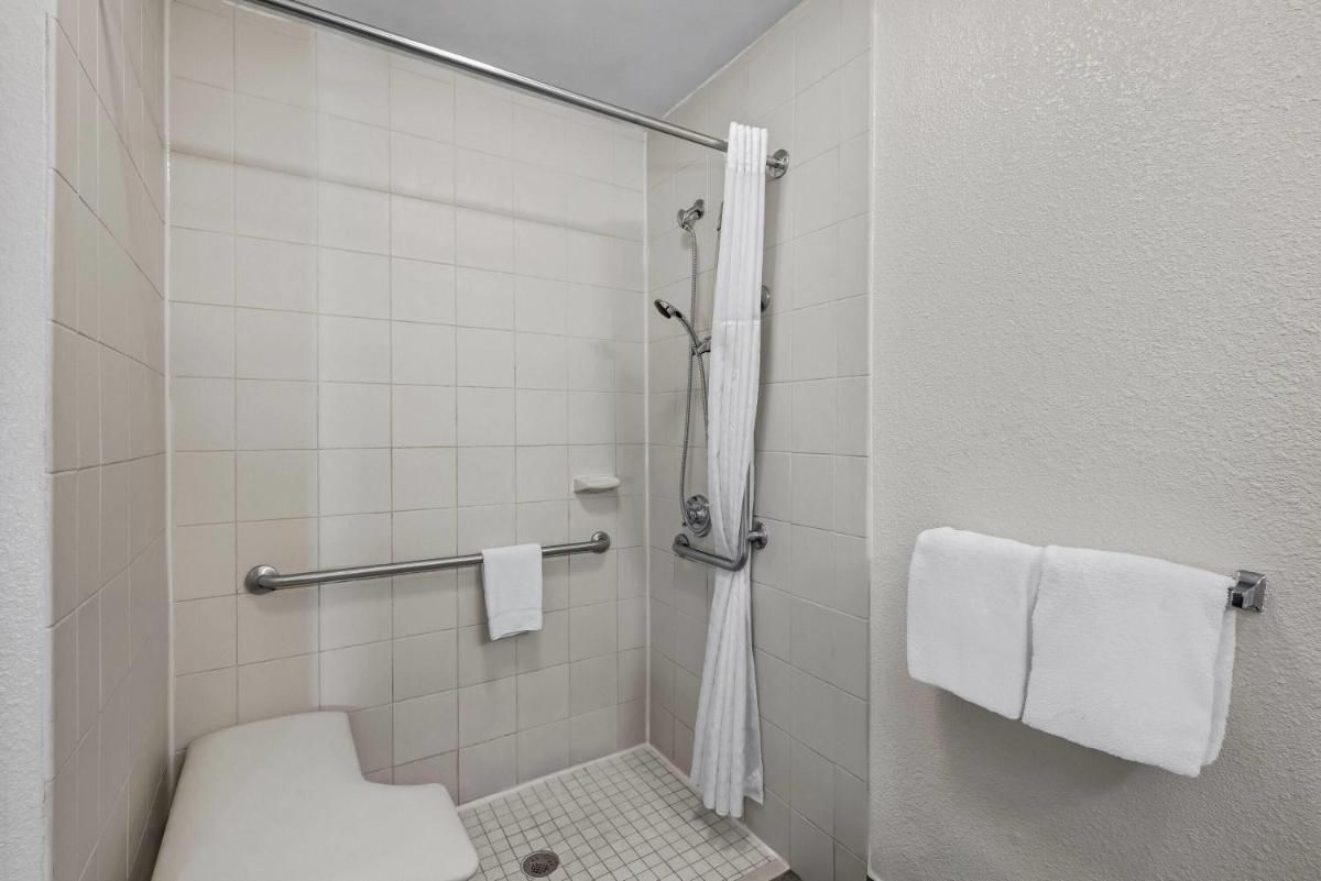 Days Inn by Wyndham Chattanooga/Hamilton Place - Housity