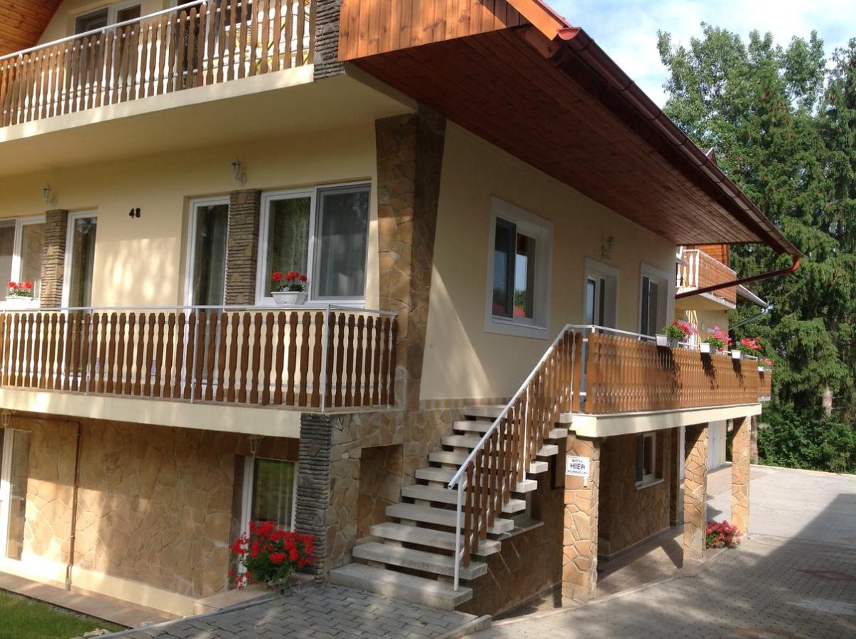 Attila Apartmanház - Housity