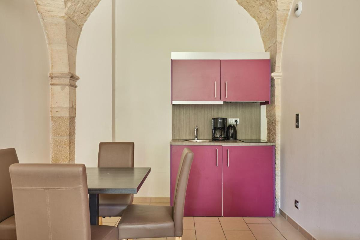 Cuisine ou kitchenette dans l'établissement Appart'hôtel Odalys City - Dijon Centre Les Cordeliers