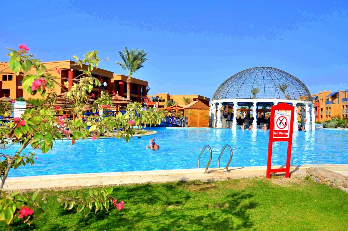 Titanic Palace - Housity