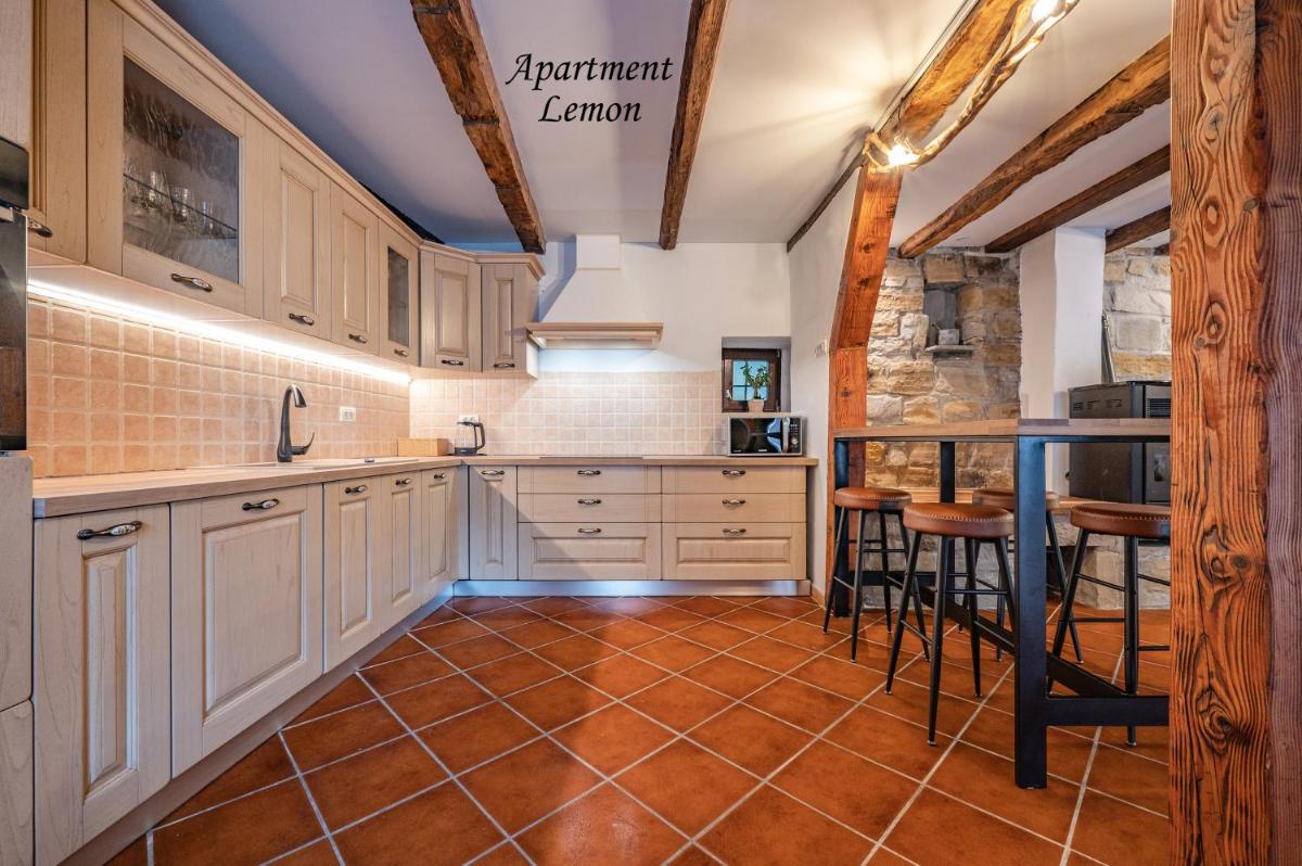 Istrian Stone House with big garden - Housity