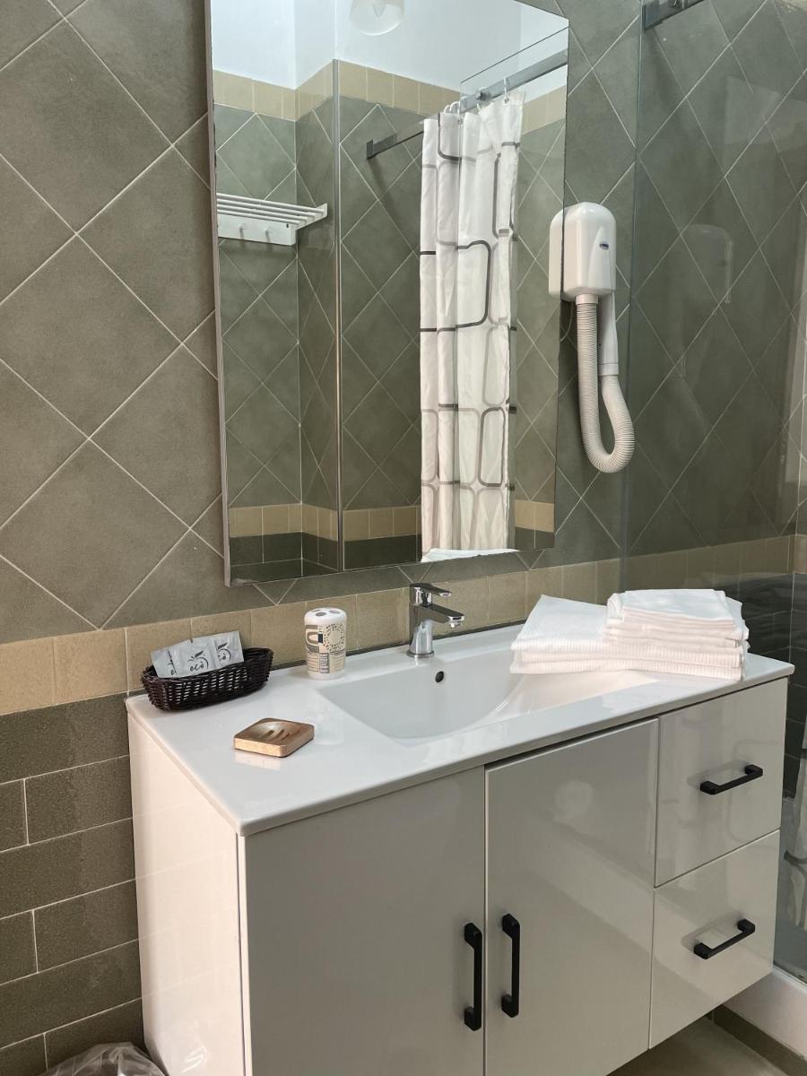 La Dea dell'Abbondanza - Housity