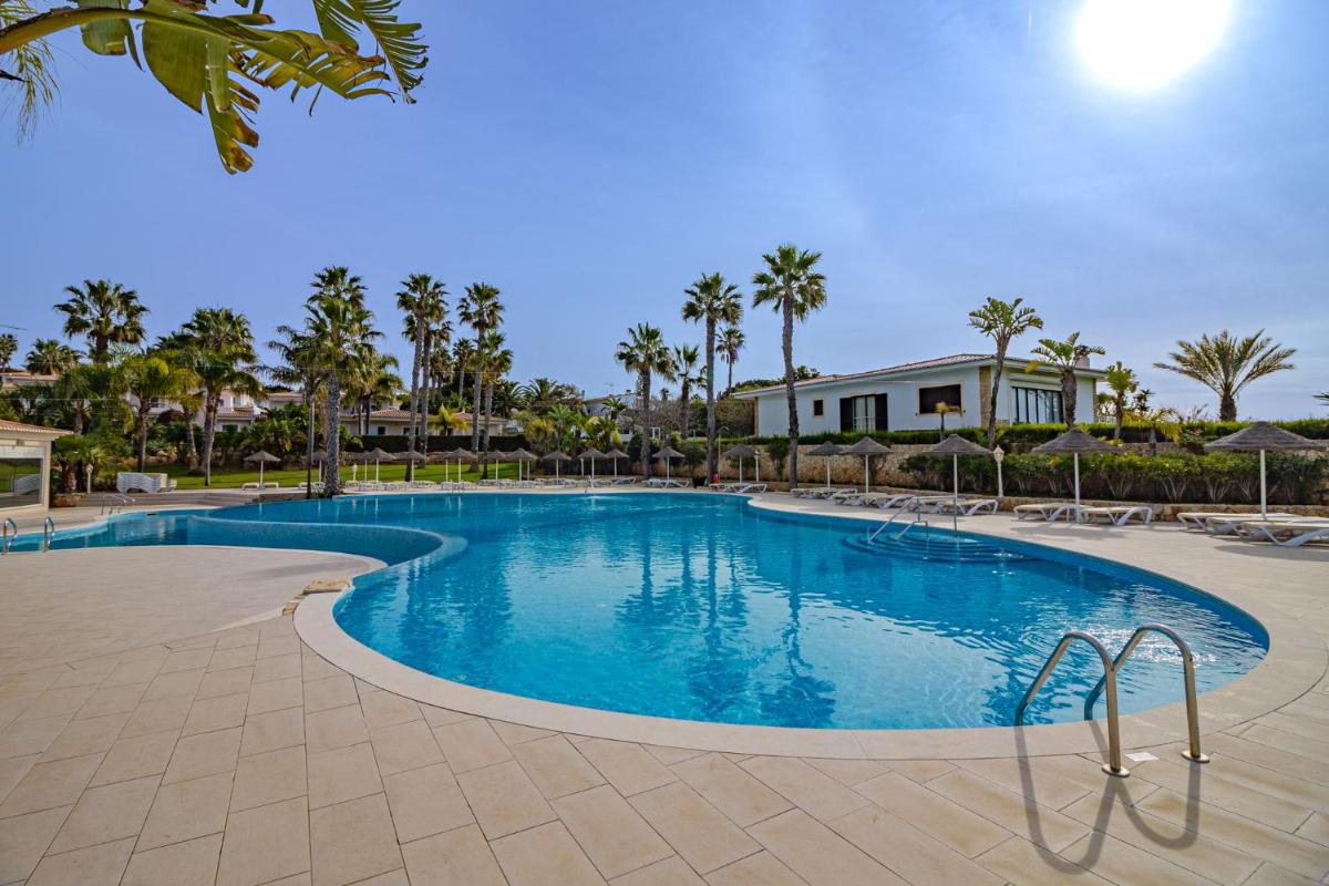 A piscina em ou perto de Clube Porto Mos - Sunplace Hotels & Beach Resort