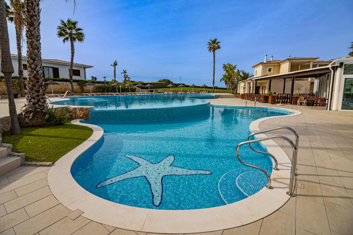 A piscina em ou perto de Clube Porto Mos - Sunplace Hotels & Beach Resort