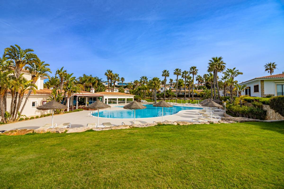 A piscina em ou perto de Clube Porto Mos - Sunplace Hotels & Beach Resort