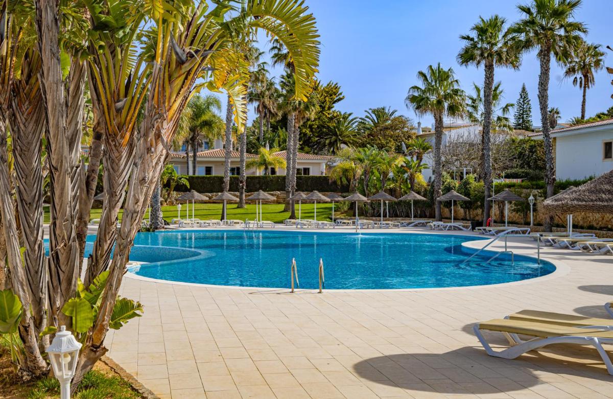 A piscina em ou perto de Clube Porto Mos - Sunplace Hotels & Beach Resort
