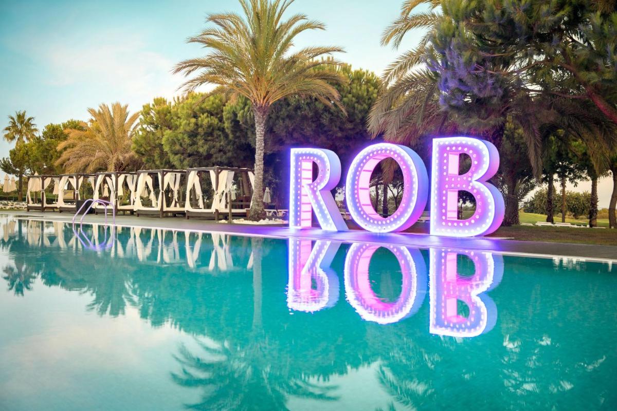 A piscina em ou perto de ROBINSON QUINTA DA RIA - All Inclusive