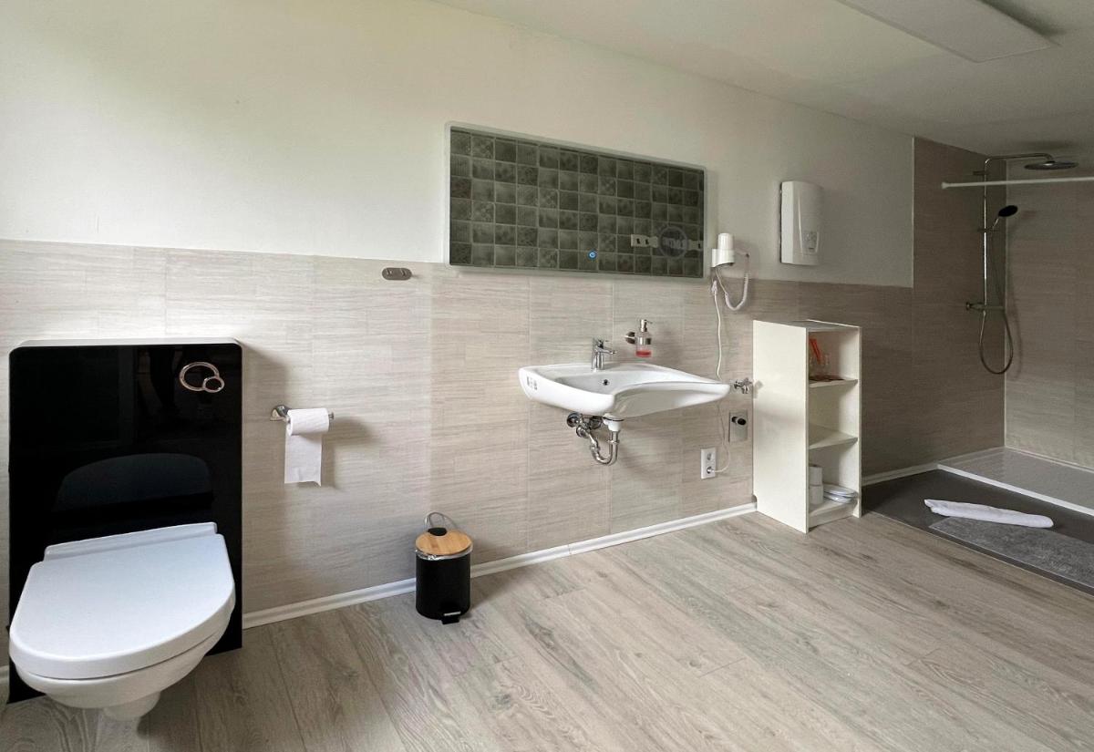 Landlust Hotel - Housity