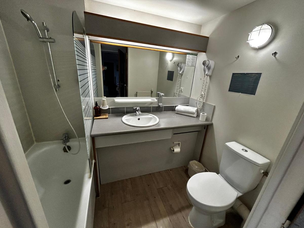 Hôtel L'ile Du Saussay - Housity