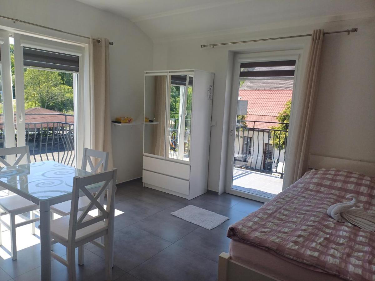 Gościniec Solan - Housity