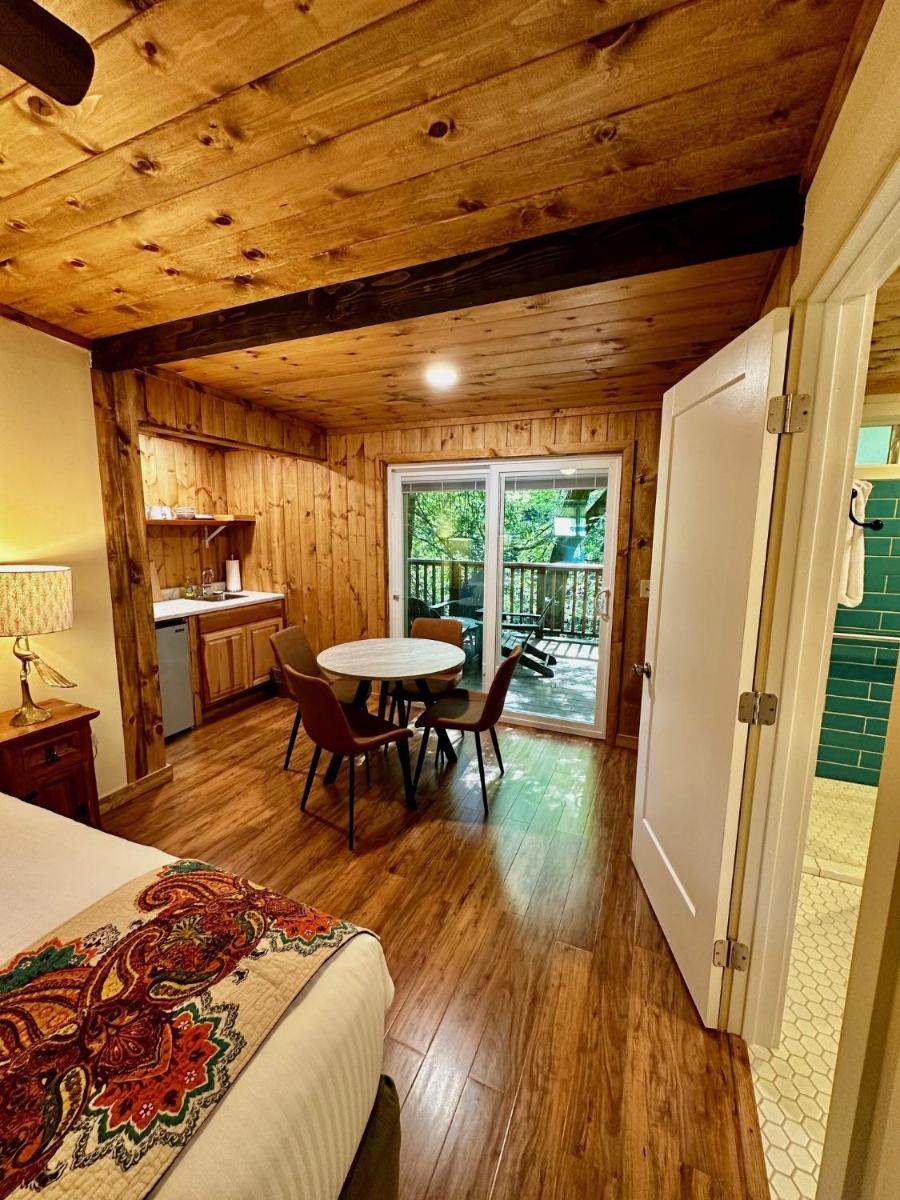 Fernwood Resort - Housity