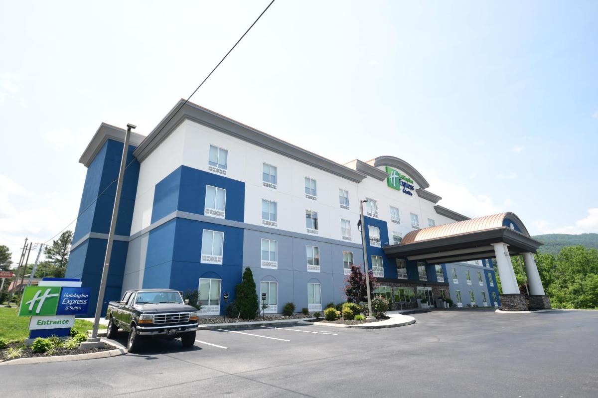 Holiday Inn Express & Suites Caryville by IHG - Housity