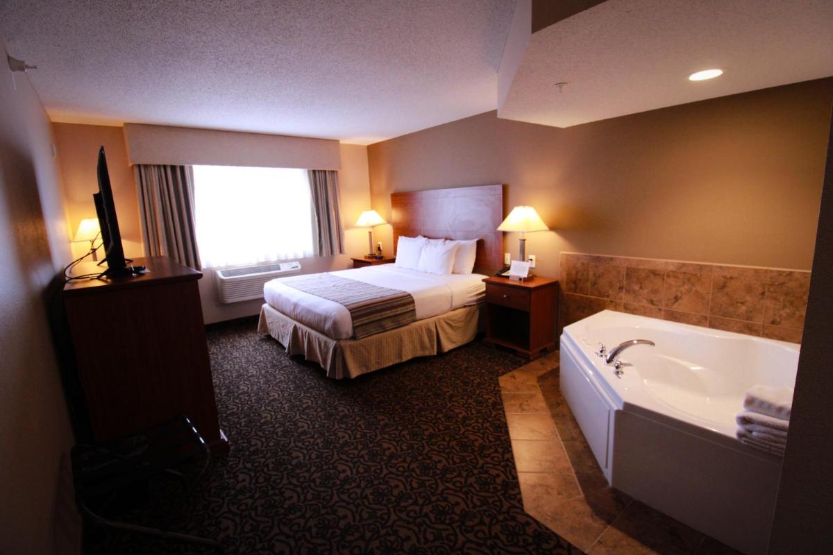 Canby Inn and Suites - Housity