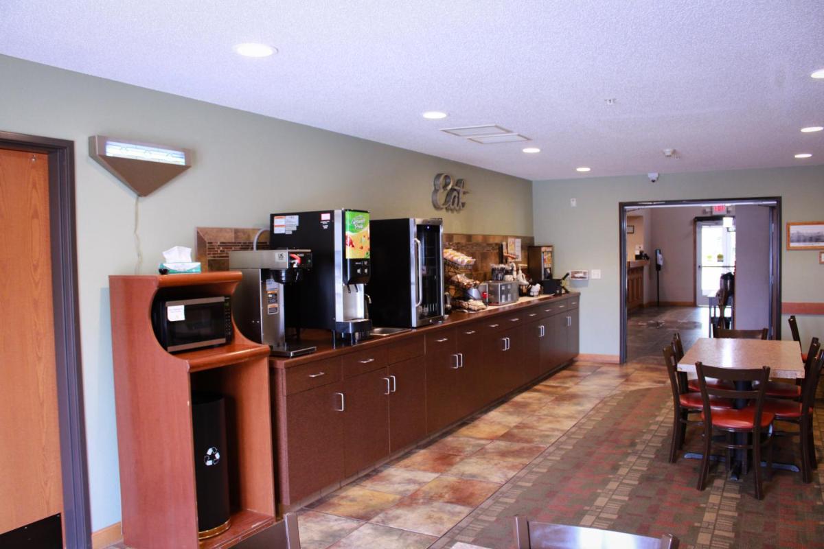 Canby Inn and Suites - Housity